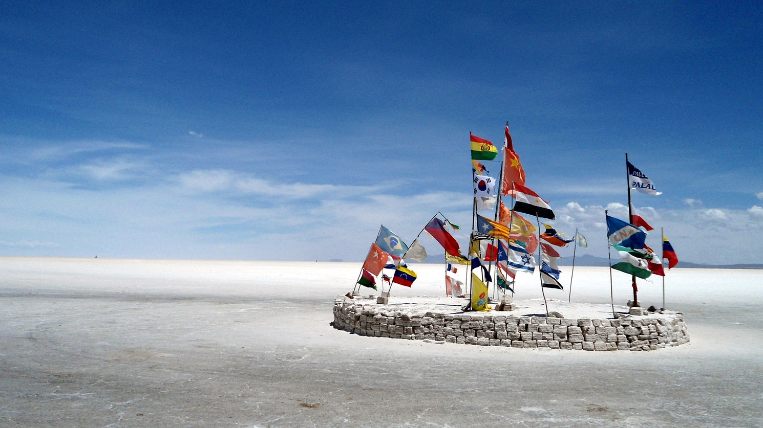 uyuni banderas